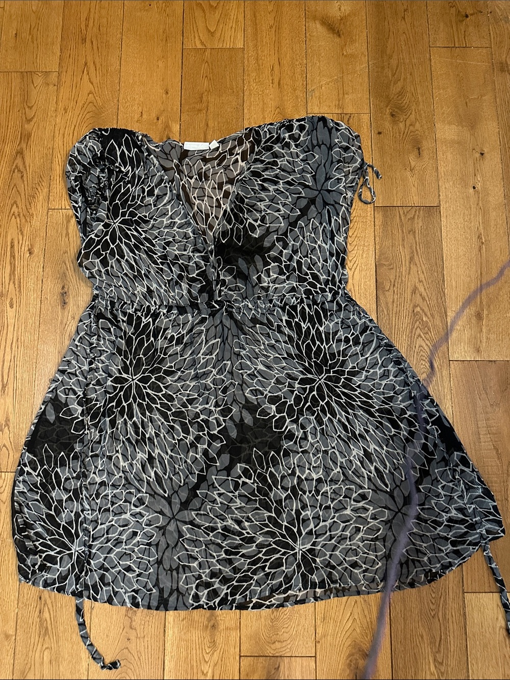 Women’s Black & Gray Floral V-Neck Tie-Waist cover up
